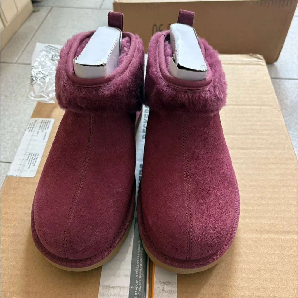 UGG Ultra Snugscape Mini Boots - Picture 3 of 16